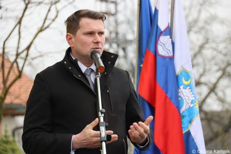 Odprtje dveh asfaltiranih odsekov javnih poti in nove kanalizacije v naselju Žale  (9)